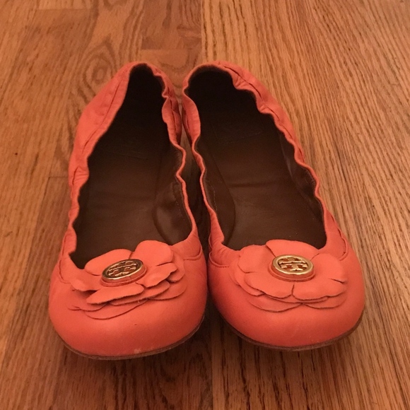 Tory Burch Shelby Flower Ballet Flats - Picture 2 of 4